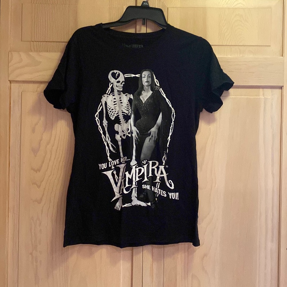 Vampira Love Hate Women's T-shirt By Kreepsville 666